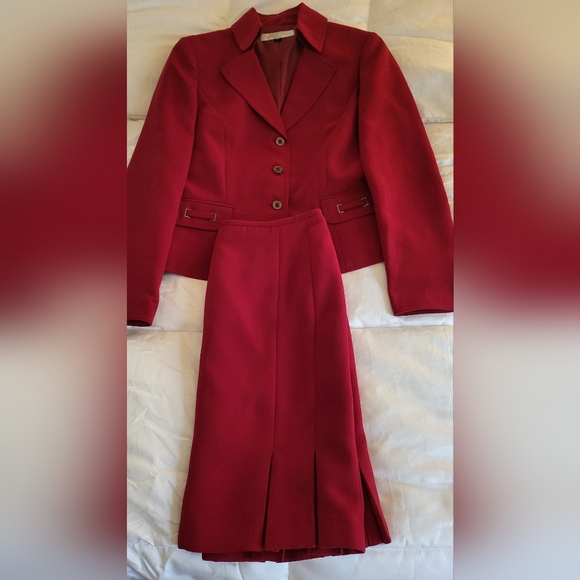 Elie Tahari Jackets & Blazers - Tahari skirtsuit petite red size 6